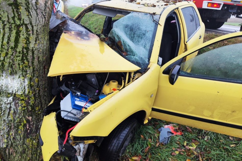 Ilustračný obrázok k článku Stál pri ňom ANJEL strážny! Vodiča z HORIACEHO auta vytiahol okoloidúci hasič, FOTO