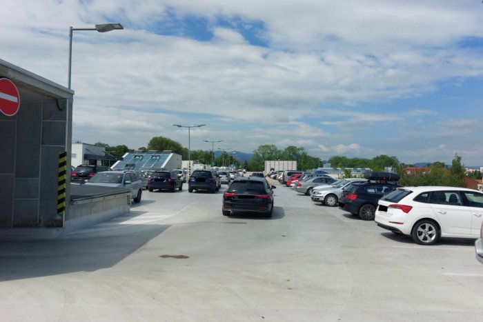 Ilustračný obrázok k článku Vodiči sa musia onedlho prispôsobiť na ZMENU: Týka sa parkovania v popradskom OC