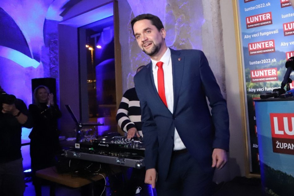 Ilustračný obrázok k článku Poznáme DEFINITÍVNE výsledky boja o kreslo župana BBSK: Kto sa dostal do TOP 3?