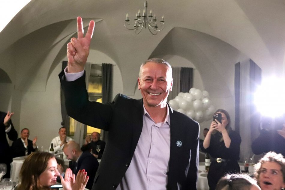 Ilustračný obrázok k článku Nosko opäť povedie Bystricu: Prvá REAKCIA staronového primátora, VIDEO a FOTO