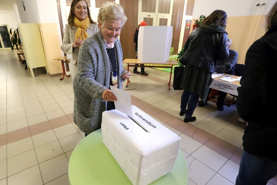 Ilustračný obrázok k článku Poznáme výsledok REFERENDA o americkej základni: Je jednoznačný, FOTO