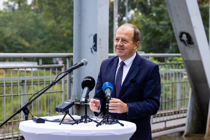 Ilustračný obrázok k článku Trenčania na poste primátora zmenu NECHCELI: Mesto naďalej povedie Richard Rybníček