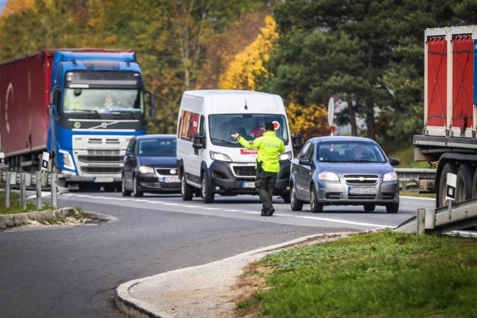 Ilustračný obrázok k článku Veľká AKCIA policajtov v Banskobystrickom kraji: Posvietiť si chcú nielen na vodičov