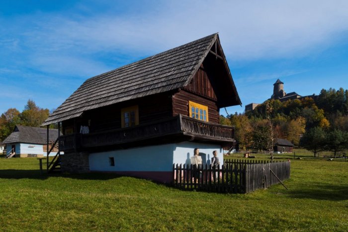 Ilustračný obrázok k článku Najvzácnejšie zbierky uložia, bude sa tiež upratovať: Skanzen v Ľubovni je už uzavretý