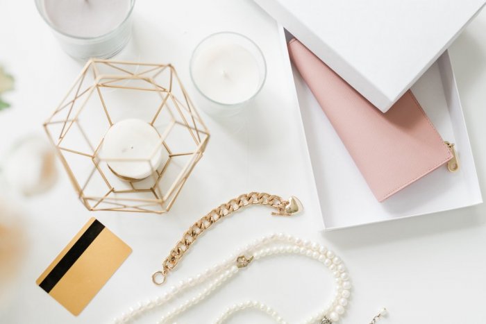 Ilustračný obrázok k článku Aké dámske kabelky a peňaženky sú túto sezónu trendy?