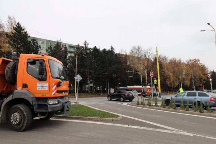 Ilustračný obrázok k článku Vyhodnotia meškanie a uprednostnia MHD: Inteligentné križovatky pripravujú aj na Sekčove