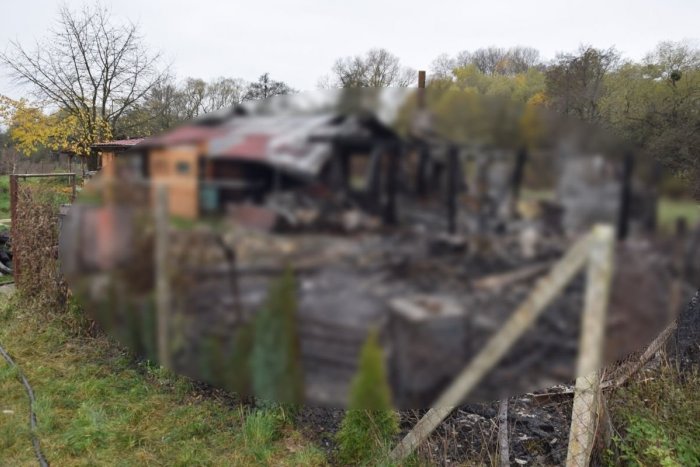 Ilustračný obrázok k článku Plamene zachvátili záhradnú chatku: V zhorenisku objavili TELO!