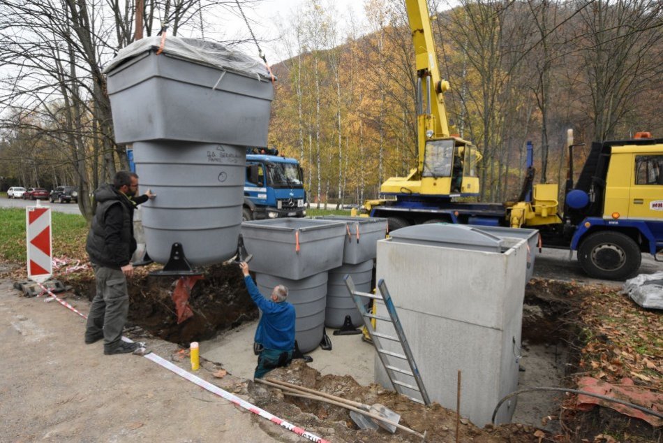 Ilustračný obrázok k článku V Bystrici vyrastajú polopodzemné KONTAJNERY: Na TÝCHTO miestach pribudnú prvé, FOTO