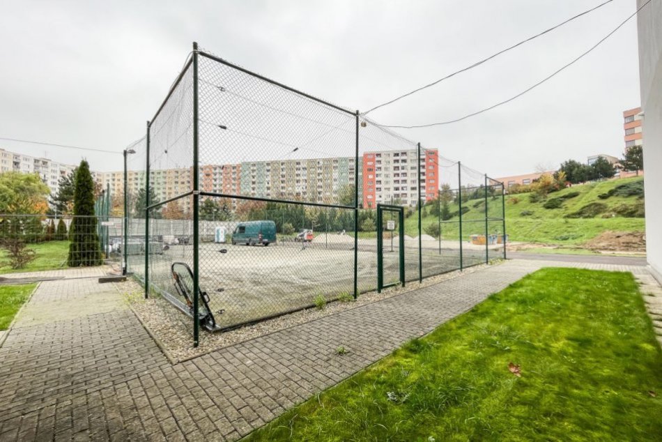 Ilustračný obrázok k článku Umelý trávnik aj workout: Najväčšie trnavské gymnázium dostane moderné športovisko