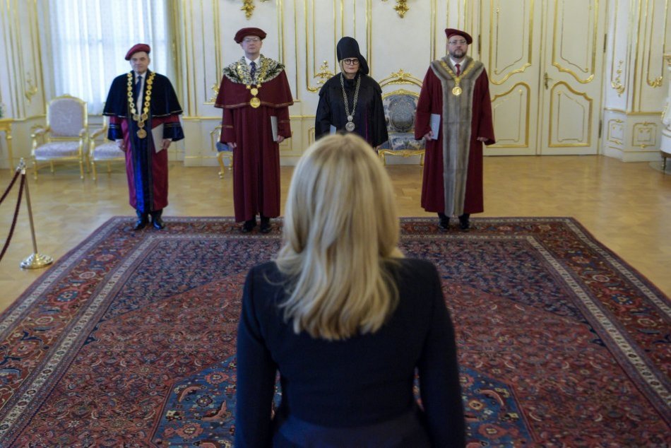 Ilustračný obrázok k článku Prezidentka vymenovala rektorov 5 vysokých škôl: Kto povedie bystrickú UMB? FOTO