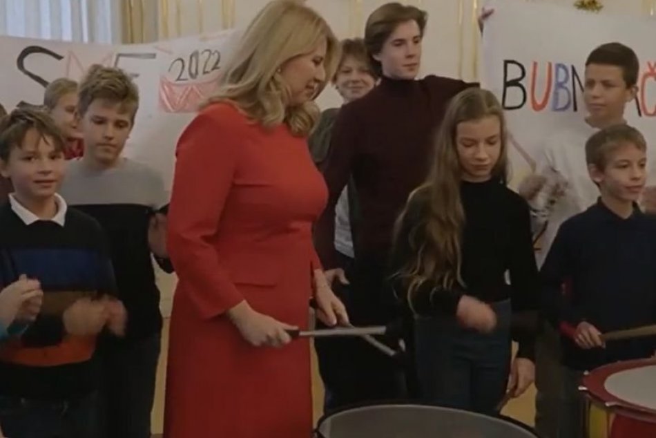 Ilustračný obrázok k článku UNIVERZÁLNA Čaputová: Stíha povinnosti, bubnovanie a zahrá si aj vo FILME! FOTO