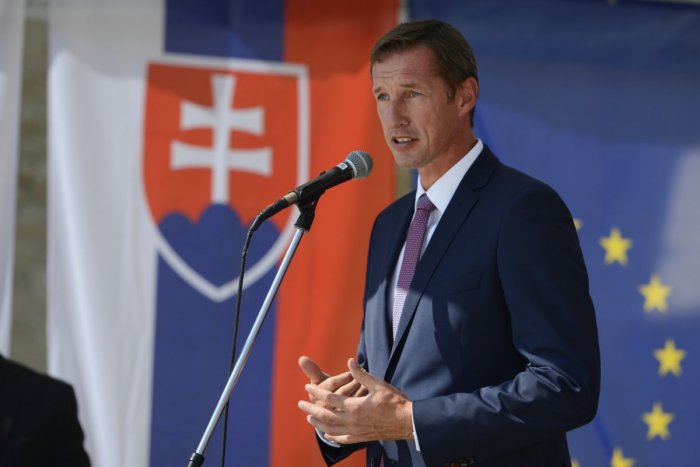 Ilustračný obrázok k článku Šéf KDH nazval LGBTI komunitu PLIAGOU: Mimovládka naňho podáva trestné oznámenie