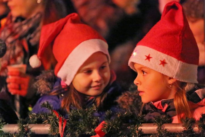 Ilustračný obrázok k článku V Nitre potešia všetky deti: Mikuláš príde aj do Divadla Andreja Bagara