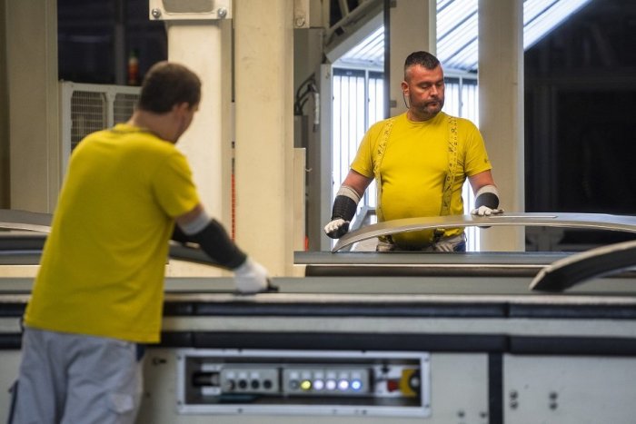 Ilustračný obrázok k článku SKVELÁ správa z VW Slovakia! Nové modely áut vytvoria STOVKY pracovných miest