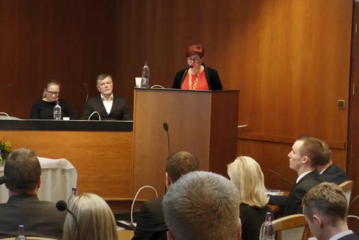 Ilustračný obrázok k článku Je to OFICIÁLNE: Staronová primátorka Topoľčian sa ujala svojej funkcie