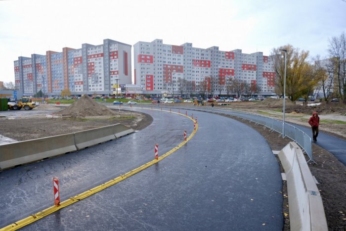 Ilustračný obrázok k článku Autá v Petržalke budú jazdiť cez špeciálny BAJPAS: Povedie cez Chorvátske rameno