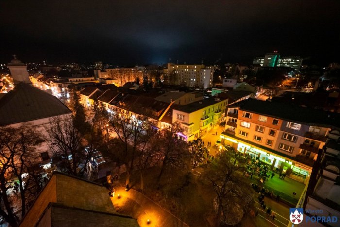 Ilustračný obrázok k článku V Poprade prebieha séria vežových koncertov: Adventné nedele vždy spestrí vianočná hudba