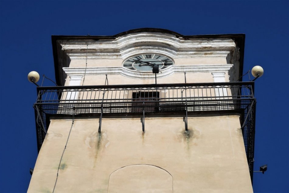 Ilustračný obrázok k článku Niekde už vypadáva omietka i pôvodné murivo: Fasáda Kostola sv. Egídia potrebuje obnovu