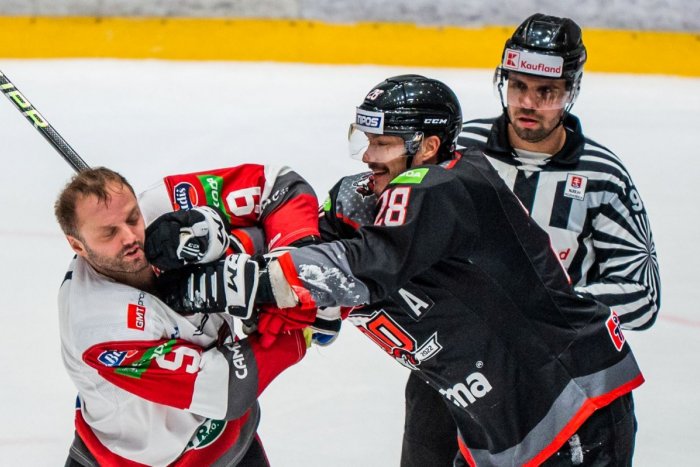 Ilustračný obrázok k článku Čo za tým je?! Vedenie s okamžitou platnosťou rozviazalo zmluvu s kapitánom Šimekom