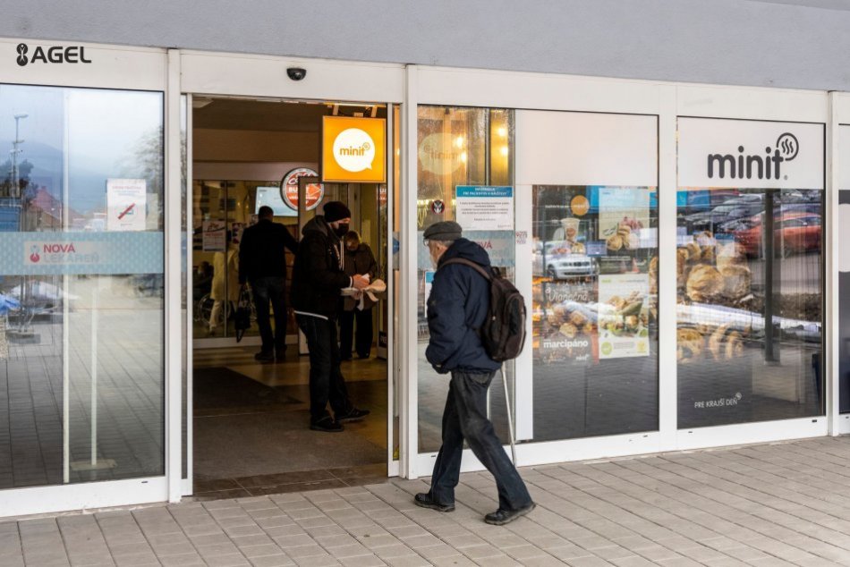 Ilustračný obrázok k článku Zvolenčania sa dočkali: Nemocnica sprístupnila vynovený vchod do polikliniky, FOTO