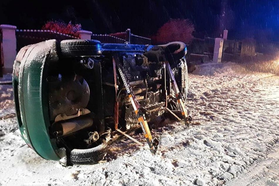 Ilustračný obrázok k článku Zasypané cesty, domácnosti bez elektriny: Česko zasiahla snehová KALAMITA! Blíži sa aj k nám?