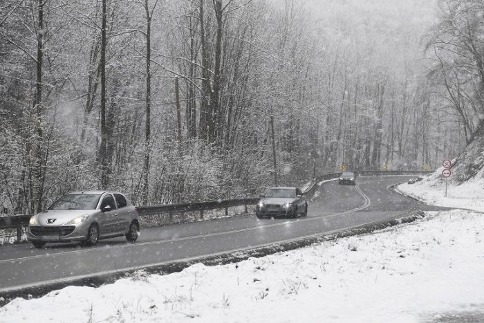 Ilustračný obrázok k článku Koncom týždňa by mohlo VÝDATNE nasnežiť aj v nížinách. Dokedy sa sneh udrží?