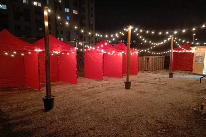 Ilustračný obrázok k článku Punč, koláče a skvelé jedlo: Vianočné mestečko otvoria aj na Klokočine