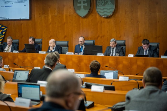 Ilustračný obrázok k článku Trnavský kraj spoznal rozpočet na rok 2023: Bojovať bude musieť s VÝPADKAMI príjmov