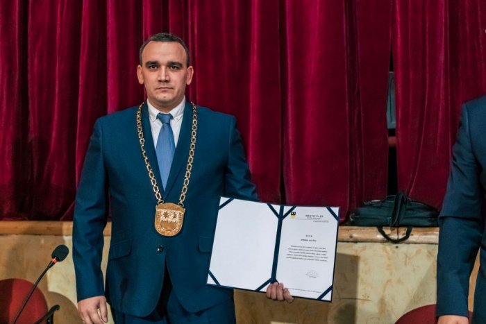 Ilustračný obrázok k článku Starosta tohto mestečka POBÚRIL celé Slovensko: Má o 500 eur vyšší PLAT ako Heger!