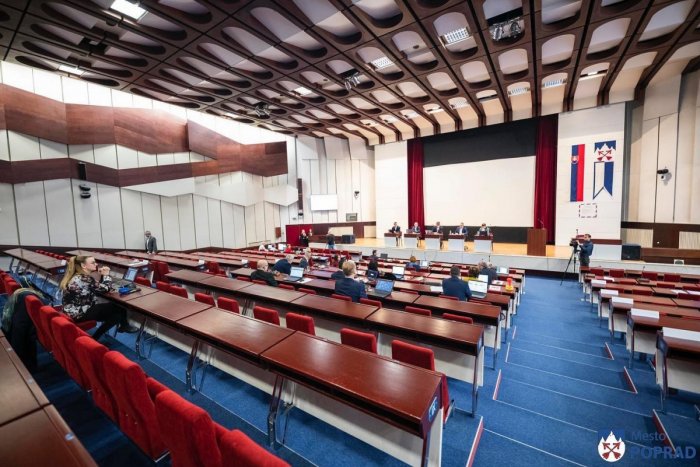 Ilustračný obrázok k článku SABOTÁŽ a výsmech Popradčanom: Opoziční poslanci podľa Danka blokovaním MsZ porušujú zákon