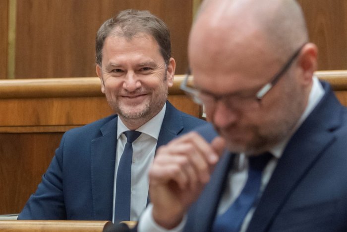 Ilustračný obrázok k článku CIRKUS a šaškáreň v parlamente: Poslanci predviedli absolútne DNO! Hádky, urážky, nadávky!