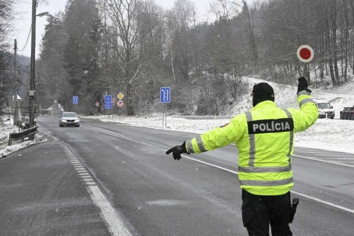 Ilustračný obrázok k článku Po policajtovi aj 100-tisíc eurách sa zľahla zem: KURIÓZNY prípad má dohru