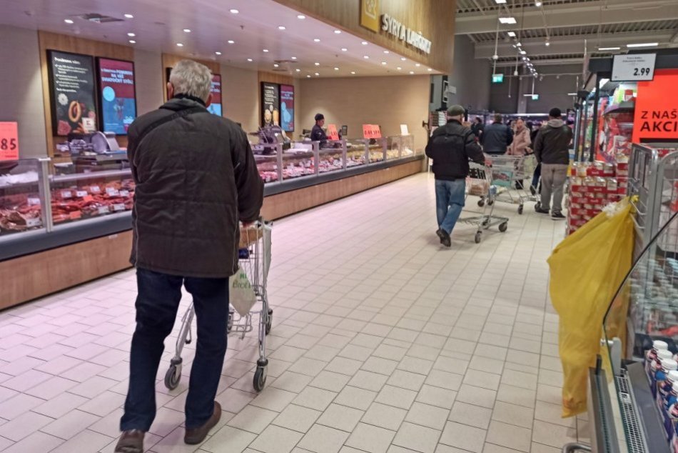 Ilustračný obrázok k článku Veľkonočný nákup sa Slovákom PREDRAŽIL: Viac zaplatili za veci na pečenie a aj údeniny