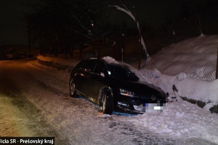 Ilustračný obrázok k článku Dramatická NAHÁŇAČKA v Prešove: Opitý muž unikal policajtom, zastavil ho náraz do betónu