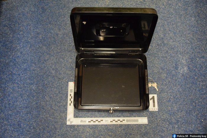 Ilustračný obrázok k článku Vrchol drzosti zlodeja: Zmizlo takmer 2-tisíc eur, kradol v popradskej nemocnici!