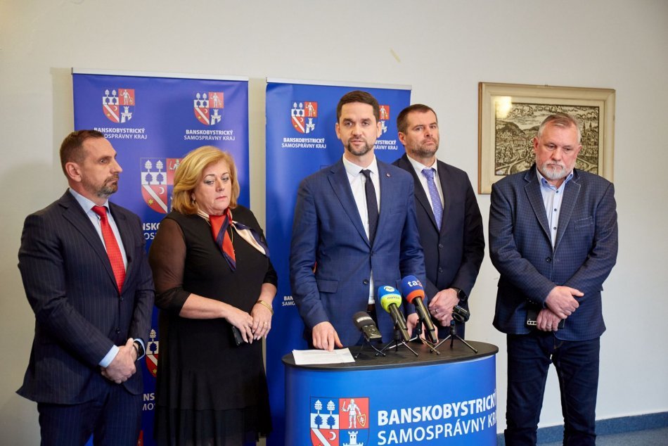 Ilustračný obrázok k článku Poslanci BBSK schválili rozpočet JEDNOHLASNE: Čakajú nás výrazné ÚSPORNÉ opatrenia