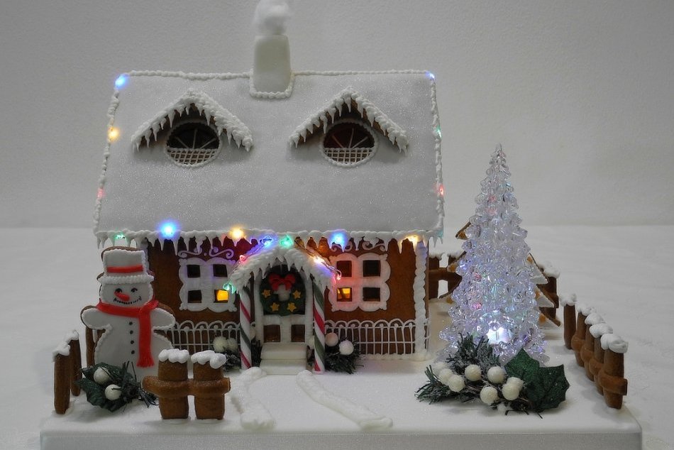 Ilustračný obrázok k článku To musíte vidieť! Medovníkové chalúpky Jarky z Nitry SVIETIA aj hrajú, FOTO