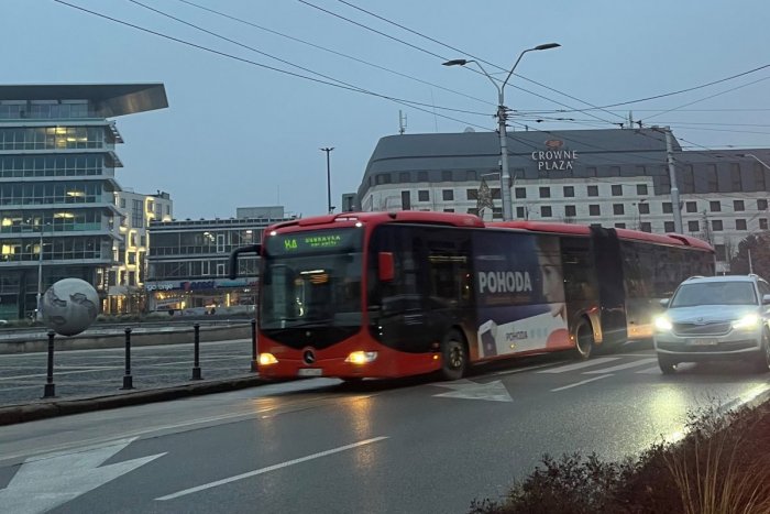 Ilustračný obrázok k článku Pracujú, kým si my UŽÍVAME Vianoce: Počas Štedrého dňa je v akcii vyše 500 vodičov MHD!