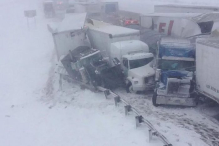 Ilustračný obrázok k článku TRAGICKÉ a smutné Vianoce: Pri reťazovej havárii zomrelo až trinásť ľudí, VIDEO