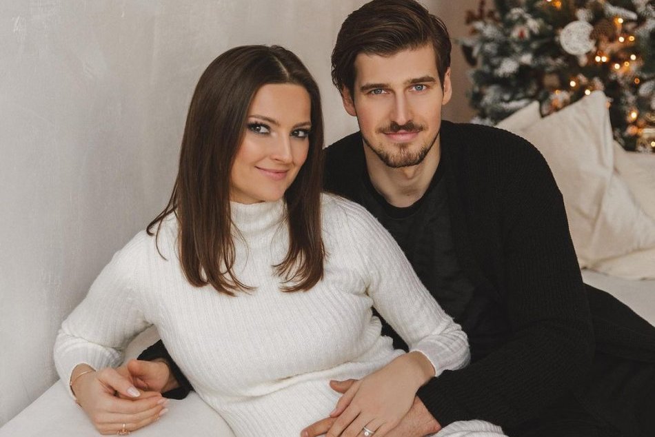 Ilustračný obrázok k článku NAJKRAJŠÍ vianočný darček pre brankára Rybára: Onedlho sa stane oteckom, FOTO