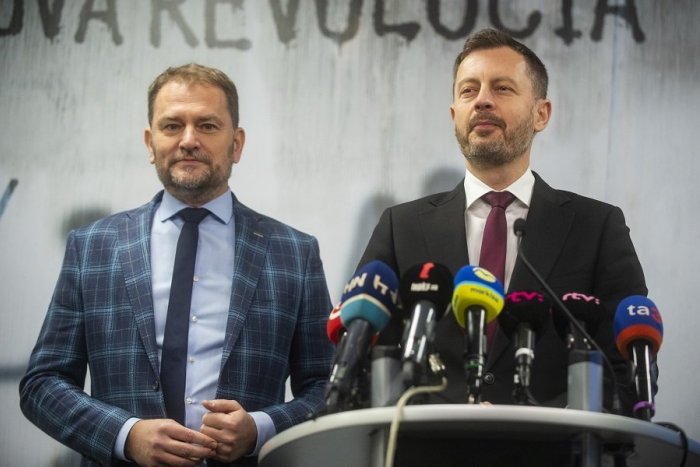 Ilustračný obrázok k článku Hegerovi naložili aj odborníci: SLABÝ premiér, ktorý Matoviča poslúchal na slovo