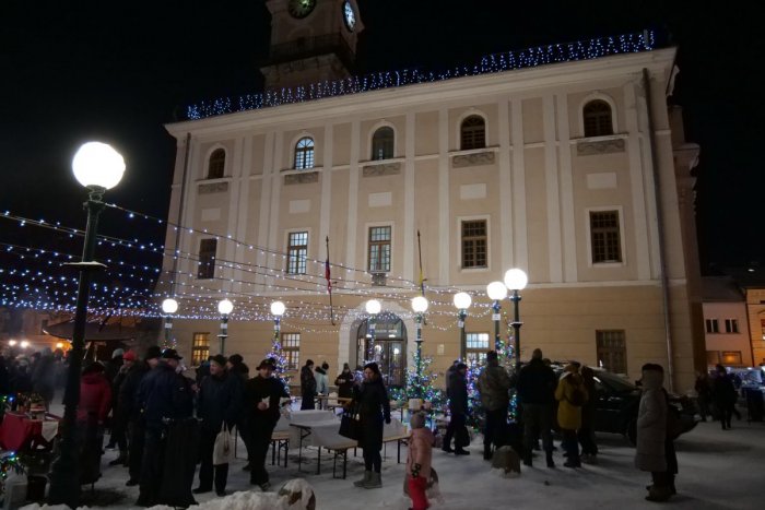 Ilustračný obrázok k článku Korčuľovanie v maskách, ale BEZ ohňostroja: Čo bude vrcholom Silvestra v Kežmarku?