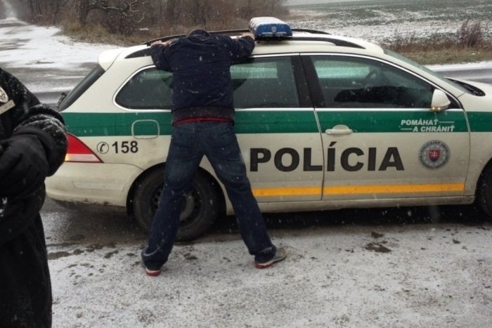 Ilustračný obrázok k článku Dvojica mužov terorizovala rekreantov: Vykradla niekoľko chatiek na skok od Trnavy