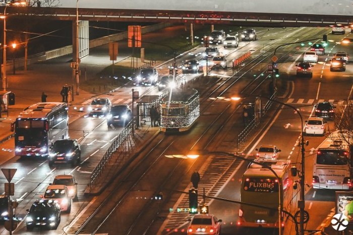 Ilustračný obrázok k článku Chystáte sa na silvestrovské oslavy do centra Bratislavy? TAKTO bude jazdiť MHD