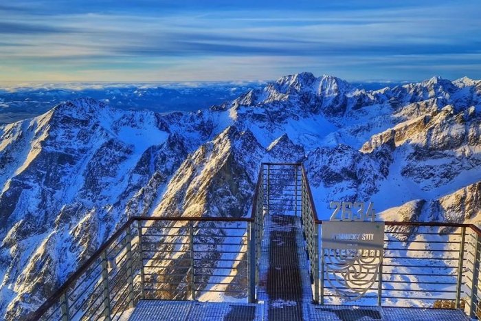 Ilustračný obrázok k článku Na Chopku a Lomnickom štíte padol REKORD: Taký TEPLÝ koniec roka si tam nepamätajú!