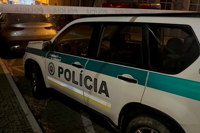 Ilustračný obrázok k článku DRÁMA v Poprade: Trom ľuďom muž najprv nadával, potom na nich namieril ZBRAŇ!