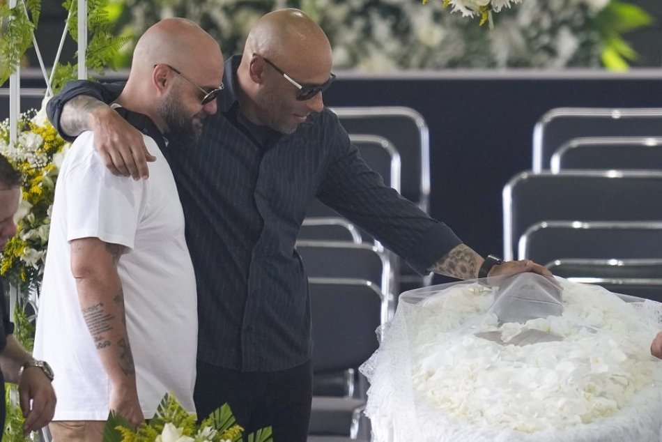 Ilustračný obrázok k článku ZÁBERY plné emócií: Pompézna rozlúčka s Pelém, pri rakve vzlykali aj známi futbalisti