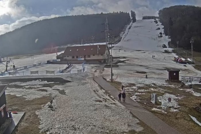 Ilustračný obrázok k článku Obľúbené lyžiarske stredisko pri Košiciach ZATVORILI: Dá sa tam len sánkovať alebo piť čaj