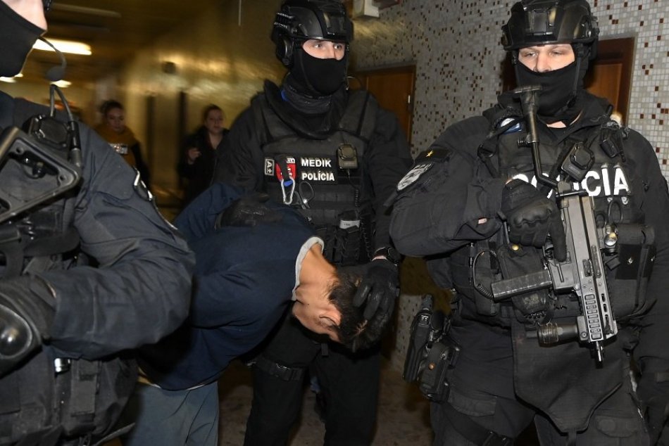 Ilustračný obrázok k článku SVET O SLOVENSKU: Extrémisti ZNEUŽÍVAJÚ brutálnu vraždu v Michalovciach