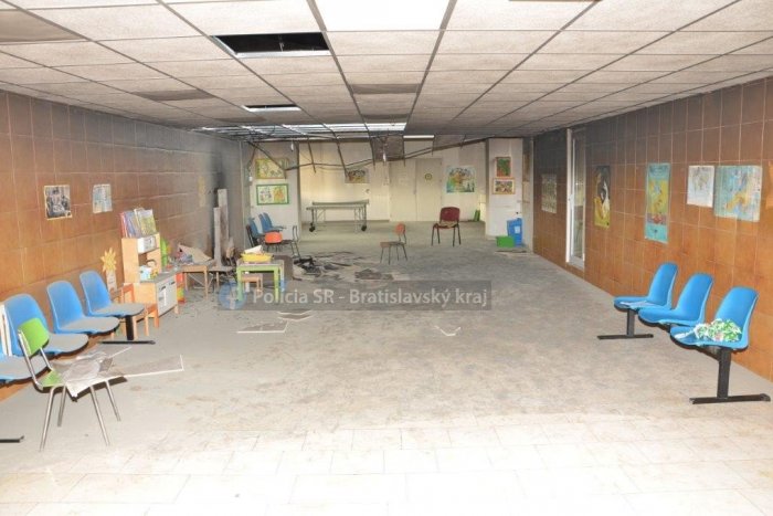 Ilustračný obrázok k článku Nočný požiar v nemocnici na Antolskej: Pozrite sa, aké škody napáchal oheň